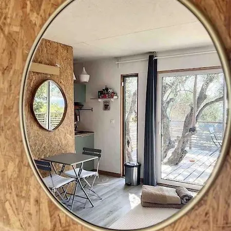 Vue Chic Dans L'olivier, Piscine