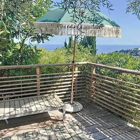 Vue Chic Dans L'olivier, Piscine